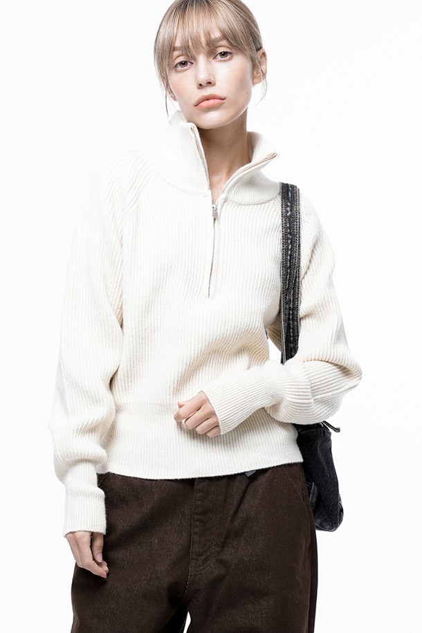 CHANCE'S NOI FOR WOMEN - 스웨터 - Soft Hazzy Half Zip-up Knit - Ivory /W243TP05IV