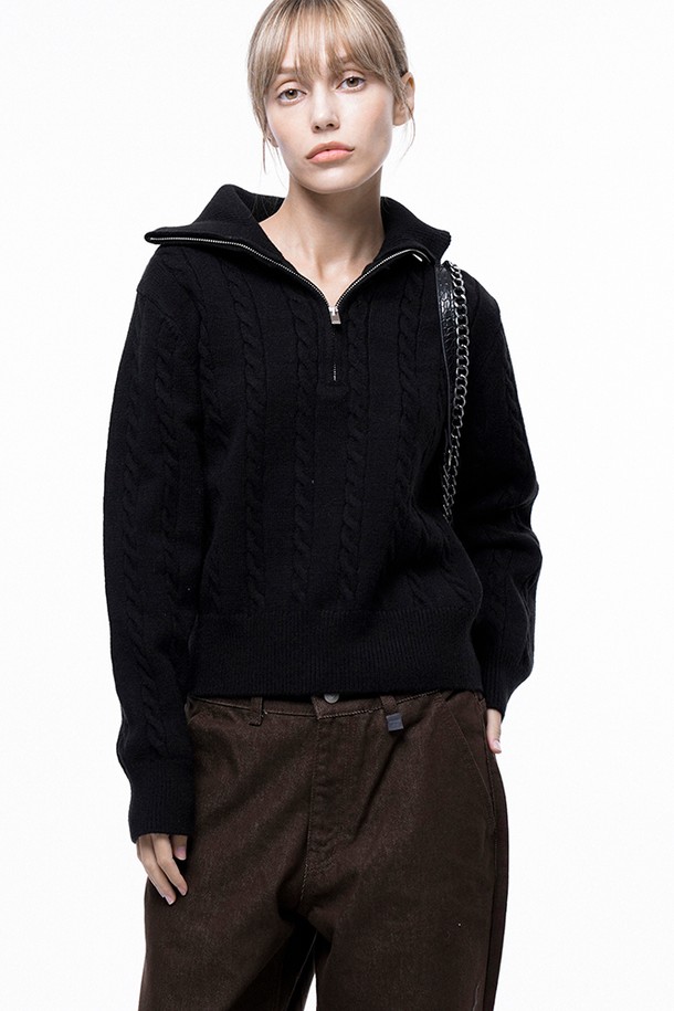 CHANCE'S NOI FOR WOMEN - 스웨터 - Soft Cable Half Zip-up Knit - Black /W243TP01BK