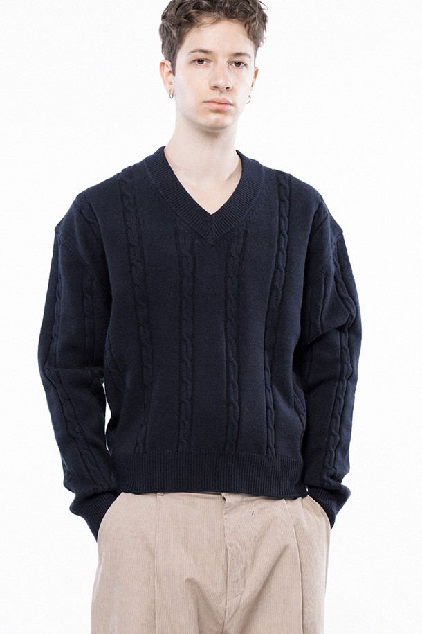 CHANCE'S NOI - 스웨터 - Dense Cable V-neck Kint - Navy /M243TP07NY