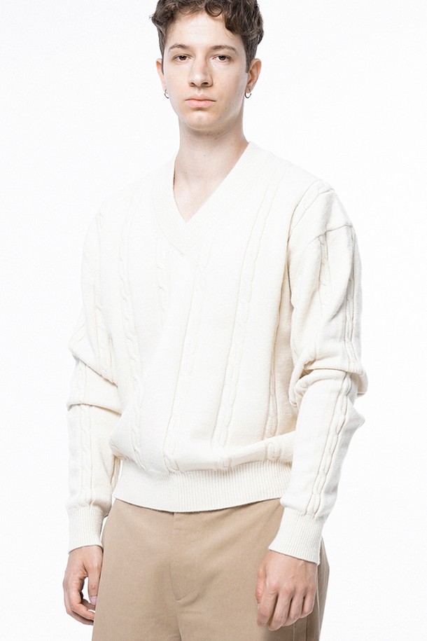 CHANCE'S NOI - 스웨터 - Dense Cable V-neck Kint - Ivory /M243TP07IV