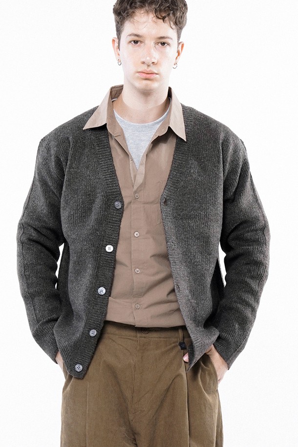 CHANCE'S NOI - 가디건 - Dense Hazzy Y-neck Cardigan - Brown /M243OT01BR