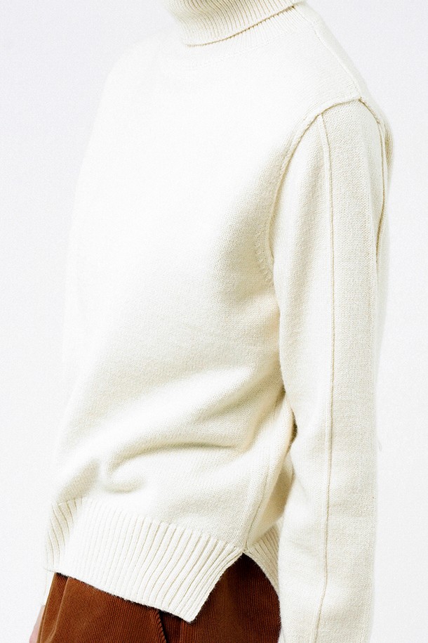 CHANCE'S NOI FOR WOMEN - 터틀넥 - [for Women] Soft Slit High Turtleneck - Ivory /W244TP06IV