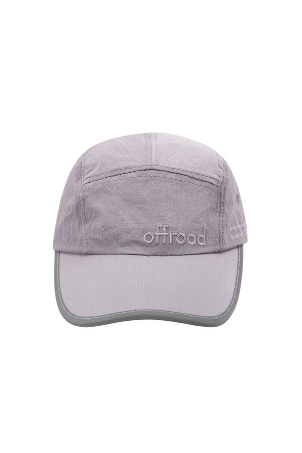 유니 리플렉트 5패널 캡 (라이트 퍼플)_5LG7413은 봄, 여름, 가을에 착용하기 좋은 유니섹스 캡모자입니다. 라이트 퍼플 색상의 나일론 소재로 제작되었으며, 5패널 디자인에 톤온톤 자수, 리플렉티브 디테일과 3M 반사 테이프가 특징입니다. 등산, 아웃도어 활동은 물론 일상에서도 활용하기 좋으며, 더블 스트랩과 삼각 카라비너 사이즈 조절 기능, 재귀반사 기능이 더해져 편안함과 안전성을 제공합니다.
