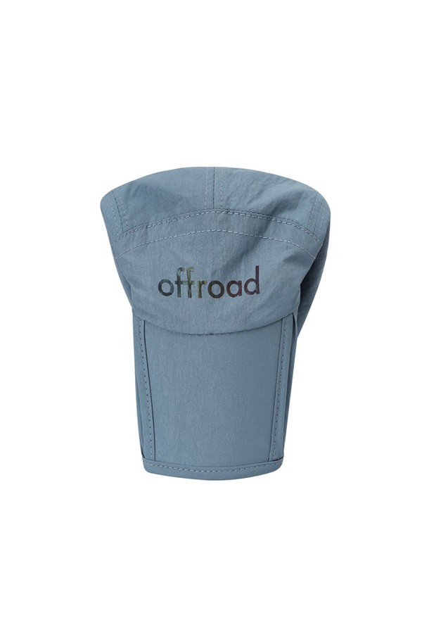 5패널 디자인의 유니 패커블 캡 (딥 블루)는 나일론 소재로 제작되었으며, 2단 접이식 챙과 더블 스트랩, 삼각 카라비너 디테일로 사이즈 조절이 용이합니다. 챙 넓이는 8cm, 모자 깊이는 9.5cm이며, 리플렉티브 로고가 디자인되어 있습니다. 접이식 및 패커블 기능이 있어 등산, 아웃도어 활동은 물론 일상에서도 간편하게 휴대하고 착용하기 좋습니다.
