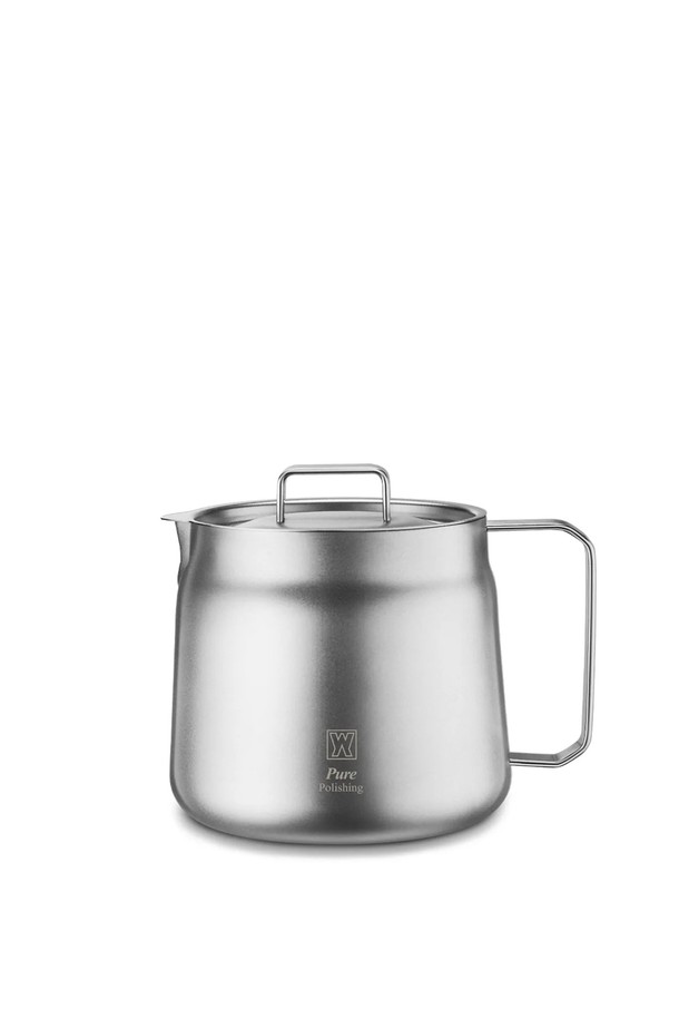 바겐슈타이거 스텐 304 퓨어 폴리싱 케틀팟 1.5L IH 무연마제는 스테인리스 스틸 소재로 제작된 주방용품입니다. 조리, 보관, 다용도로 활용 가능하며, IH, 가스레인지, 전기레인지에서 모두 사용할 수 있습니다. 무연마 공법으로 위생적이며, 넓은 입구와 이중 기능(주전자/냄비)으로 편리성을 높였습니다. 1.5L 용량으로 라면, 국/탕, 튀김, 계란 삶기, 차/와인, 살균/소독, 식품 보관 등 다양한 용도로 활용할 수 있습니다. 넓은 개구부, 내열 손잡이, 물받이 뚜껑 등 인체공학적 디자인으로 공간 효율성을 높였습니다.
