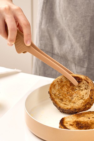 바겐슈타이거 실리콘 스탠딩 집게 밀크 브라운