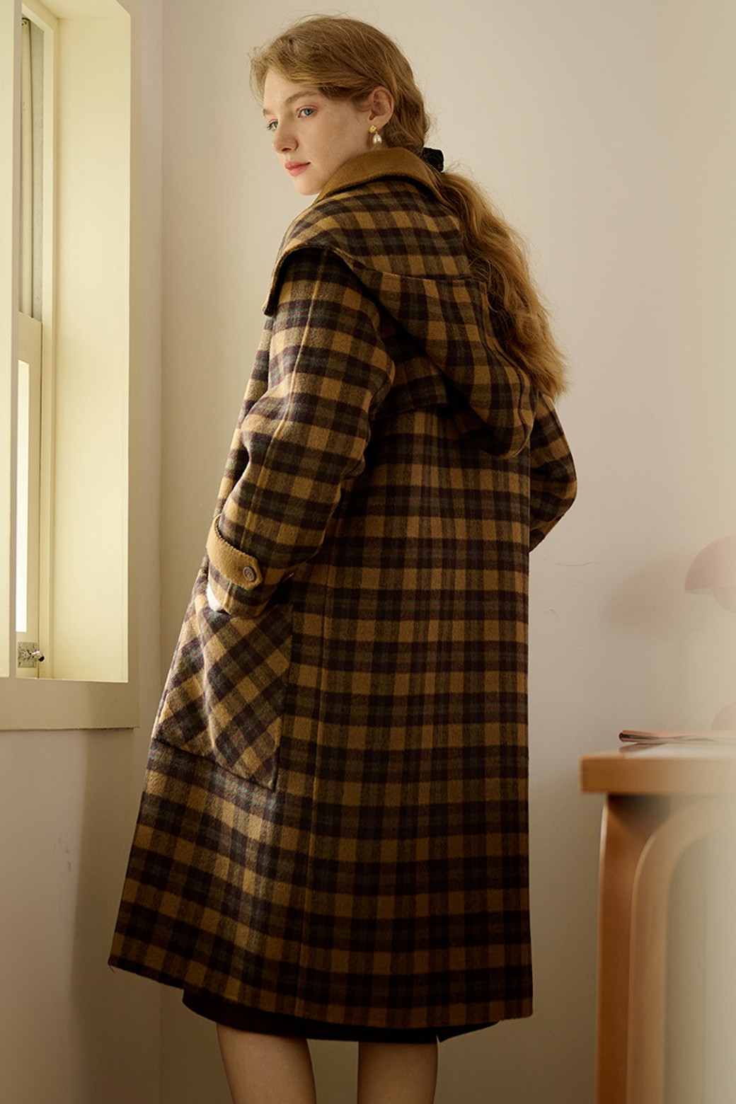 Simple Retro - 코트 - SR_Horn button plaid hooded coat_BROWN