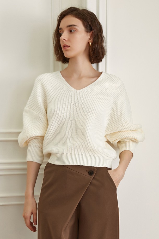 YYIAM - 스웨터 - YY_V-neck wool knit sweater