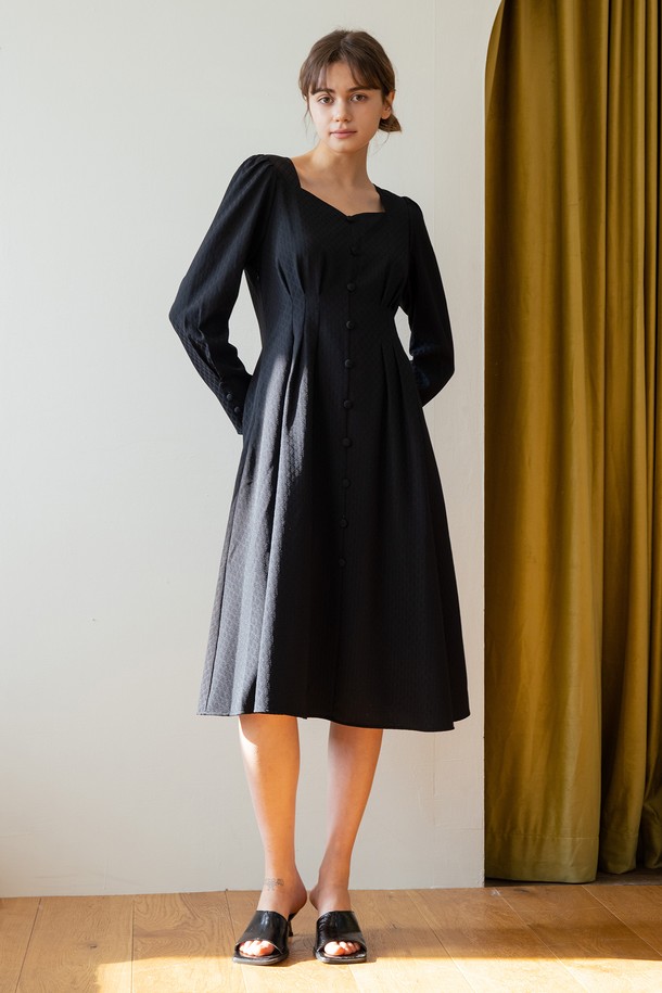 WE'DEE - 긴소매 원피스 - WED_Peach collar waist pleated dress_BLACK