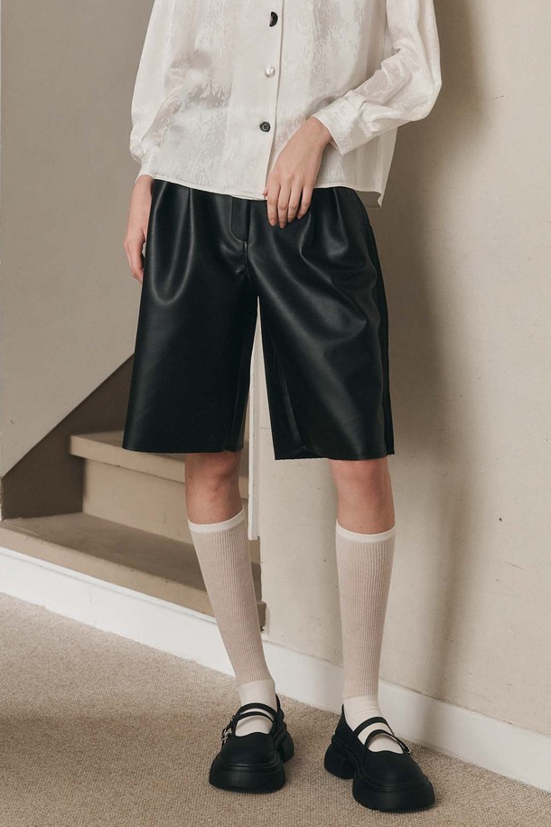 WE'DEE - 쇼트팬츠 - WD_Leather short pants