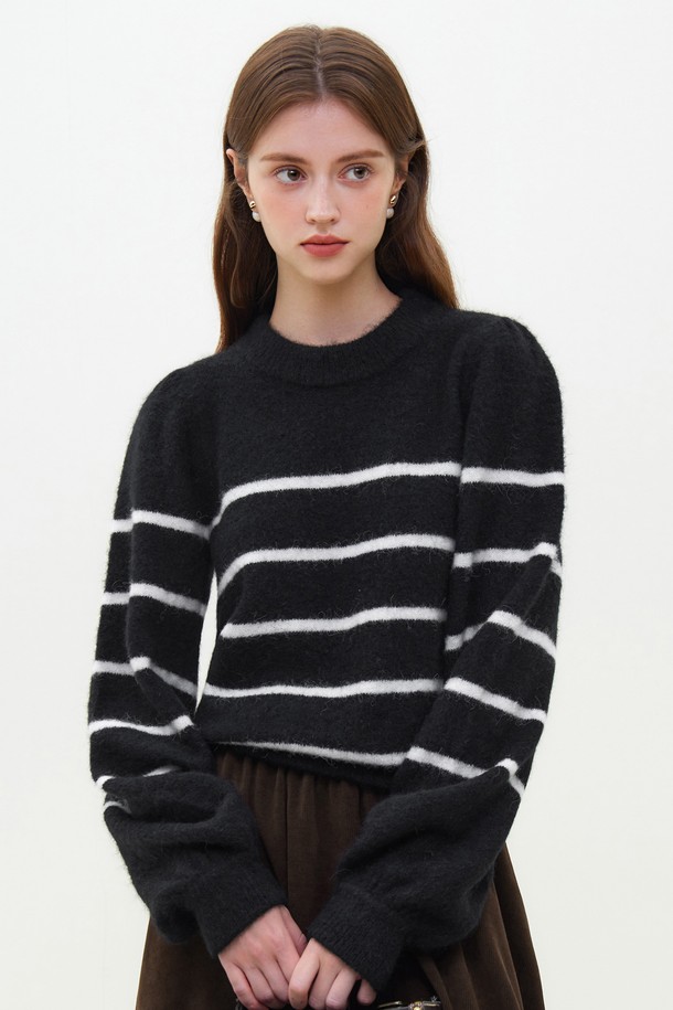 WE'DEE - 스웨터 - WD_Striped classic sweater_2color