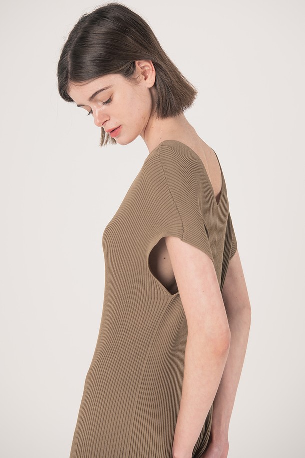 WE'DEE - 반소매 원피스 - WED_V neck sleeveless dress_KHAKI