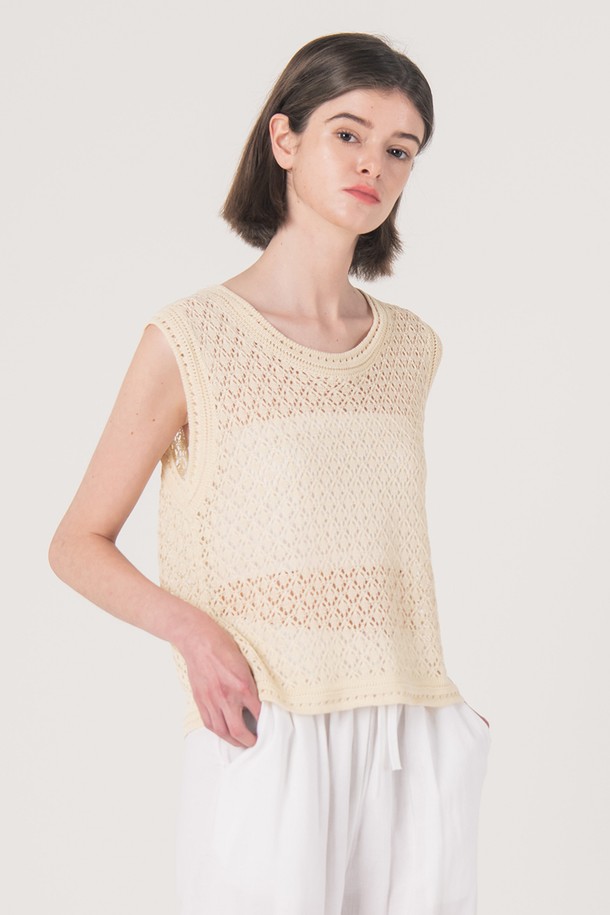 WE'DEE - 민소매티셔츠 - WED_Cable round neck knit vest_WHITE