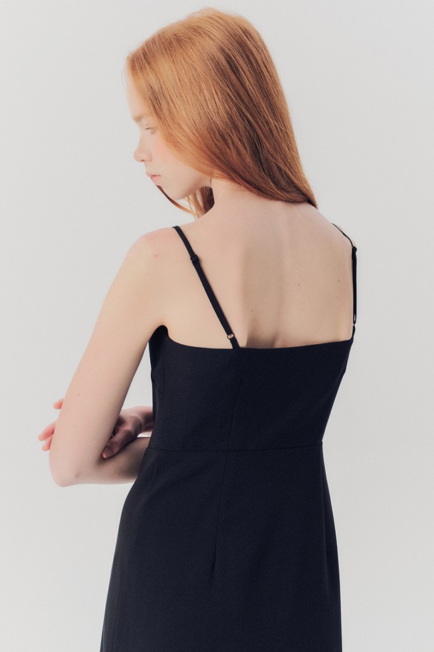 WE'DEE - 민소매 원피스 - WED_Square neck sleeveless slit dress