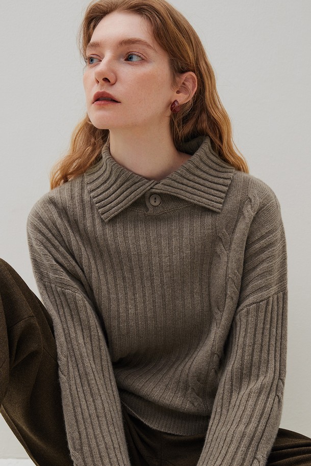 WE'DEE - 스웨터 - WD_Pullover lapel cable sweater_BROWN