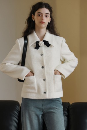 DD_White wool ribbon coat