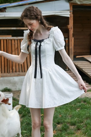 Cest_Romantic white ribbon dress