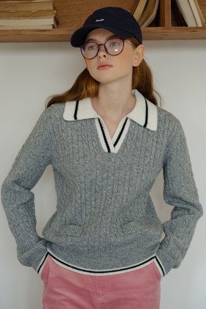 Cest_Contrasting collar pullover sweater