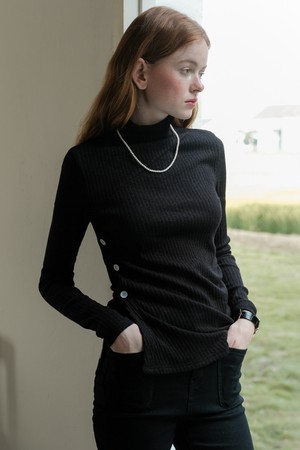 Cest_Side open button knitted top_BLACK