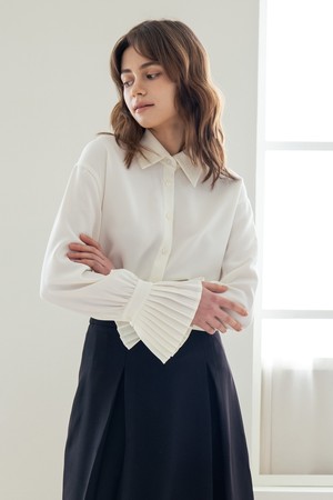 WED_Pleated long-sleeved shirt