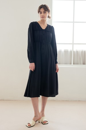 WED_Button v-neck pleated dress_BLACK