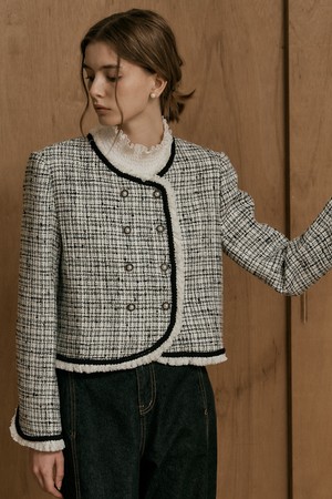 WD_Elegance fur-edged tweed jacket