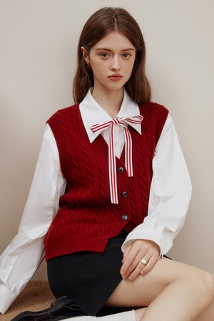 WD_Red cable knit vest