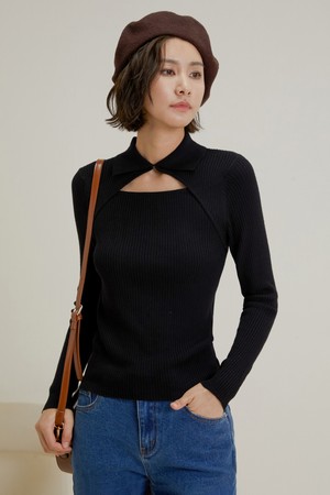 LS_Front cutout collar knit top