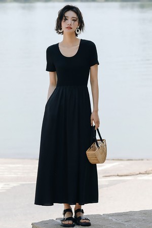 LS_Classy black round neck dress