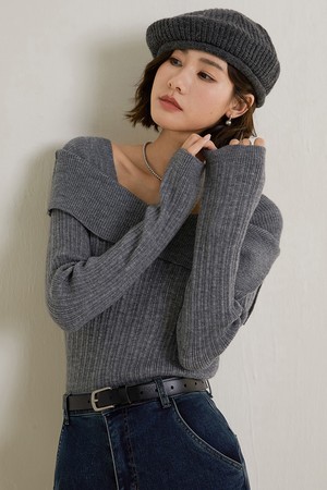 LS_Gray square neck knit top