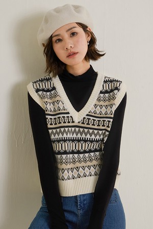 LS_Ethnic jacquard knit vest