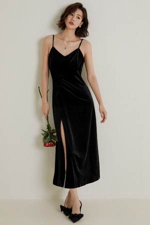 LS_Black side slit velvet dress