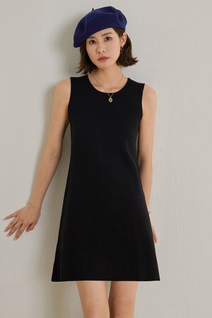 LS_Round-neck knit short dress