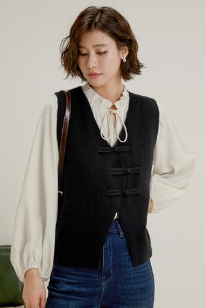 LS_Buckle knitted black vest