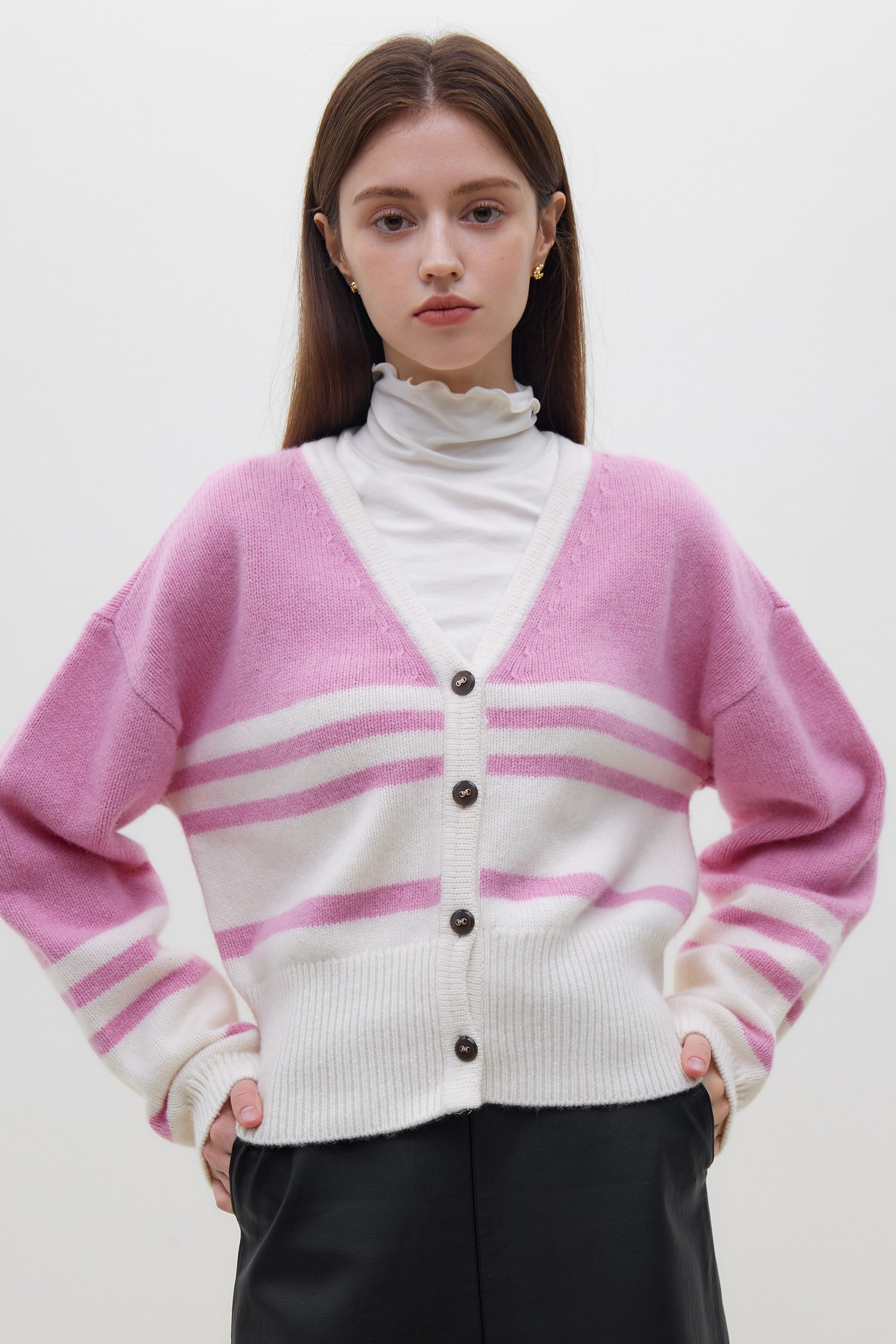 WD_Striped v-neck cardigan_2color_WE'DEE