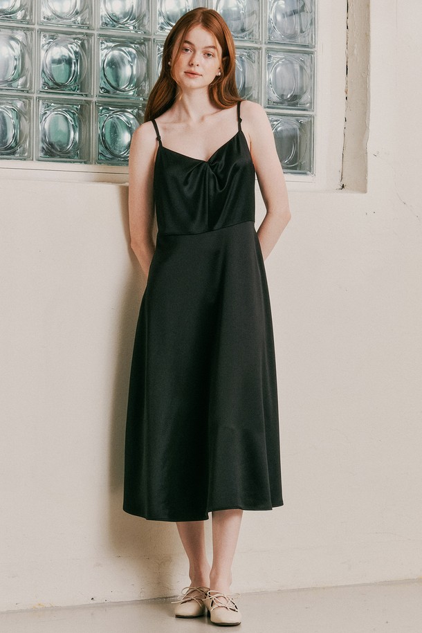 WE'DEE - 민소매 원피스 - WD_Satin twist slip dress_BLACK