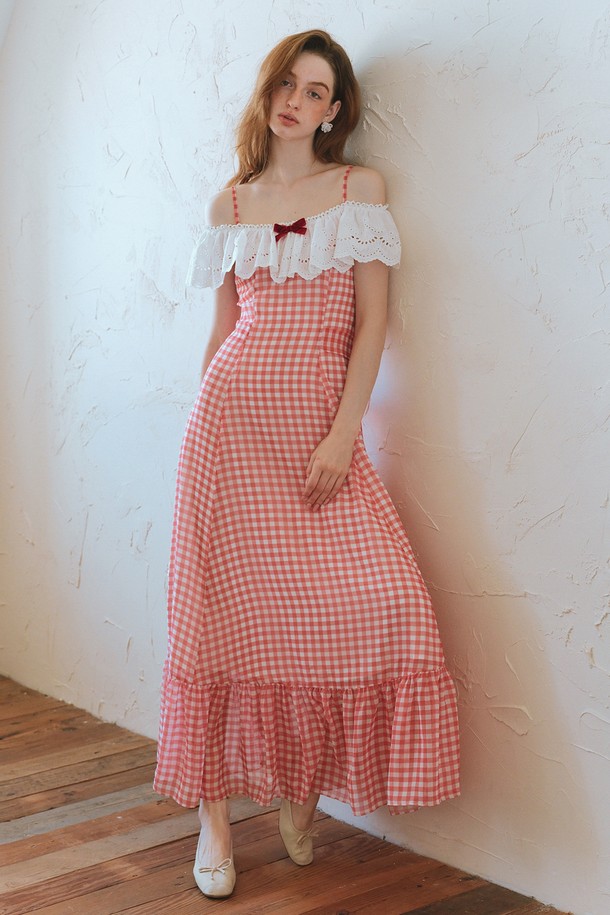 Cest Moidew - 반소매 원피스 - Cest_Plaid ruffled off-shoulder dress