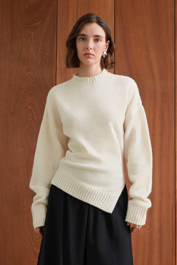 YYIAM - 스웨터 - YY_Hem slit casual knit top