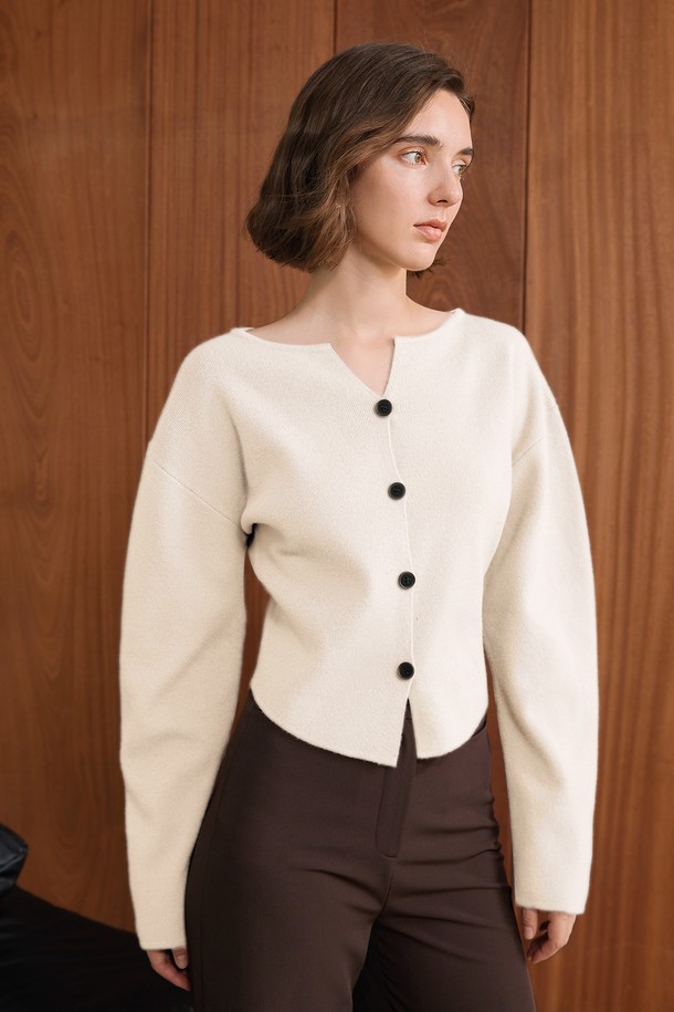 YYIAM - 가디건 - YY_Slit neck solid color cardigan_IVORY