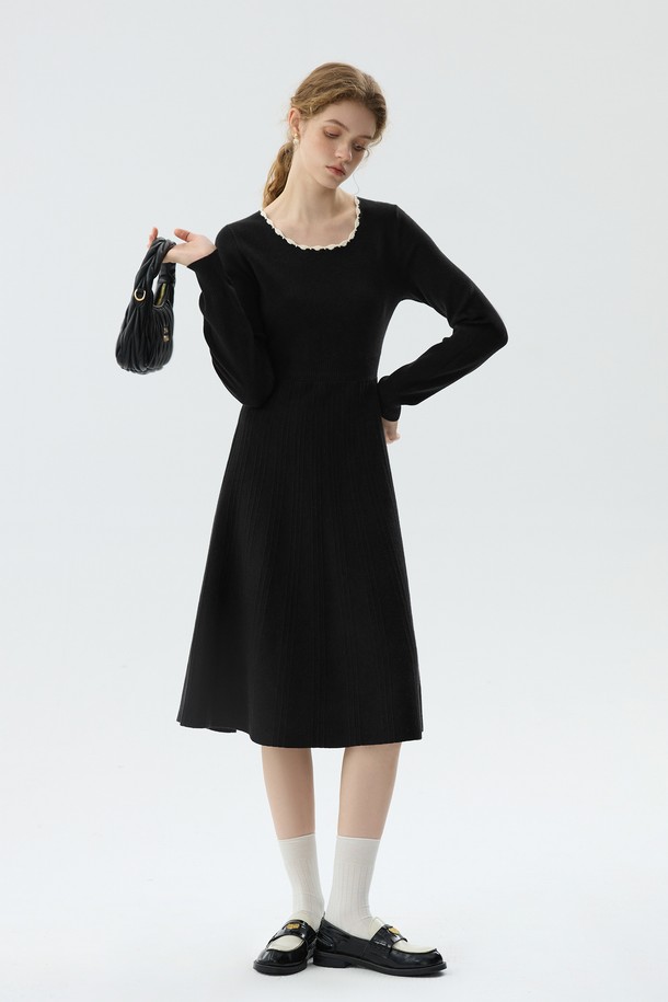 WE'DEE - 긴소매 원피스 - WD_Embroidered round neck knit dress