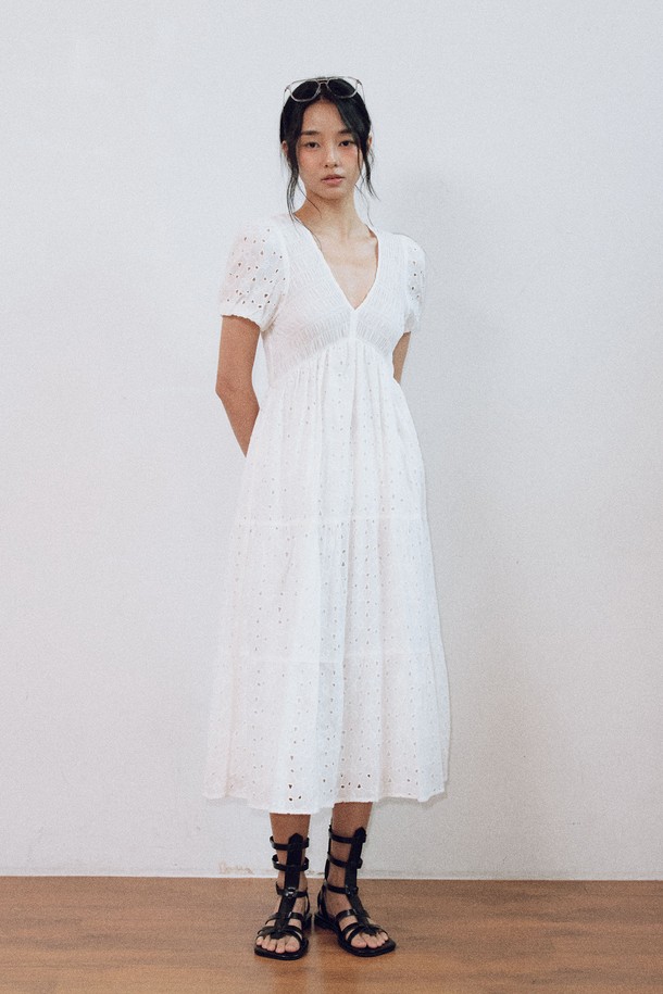 itte - 반소매 원피스 - IT_V-neck cut out dress_WHITE