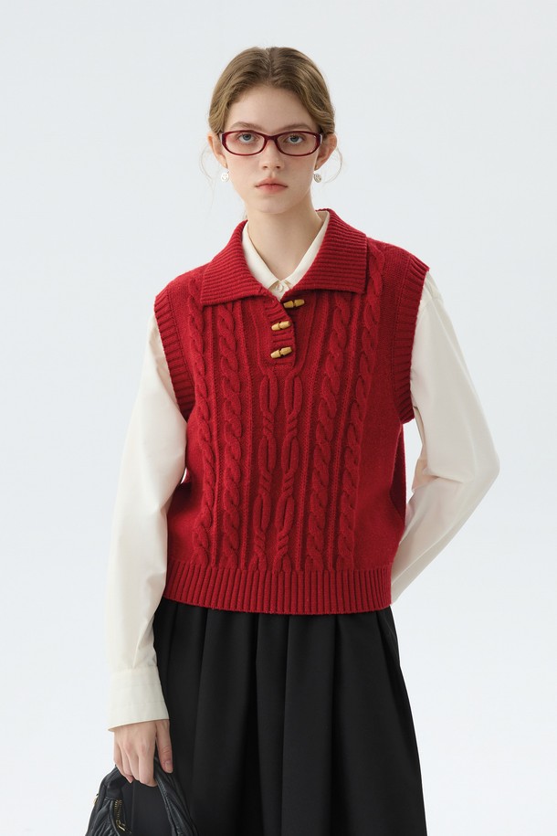 WE'DEE - 베스트 - WD_Cable horn button knit vest_2color