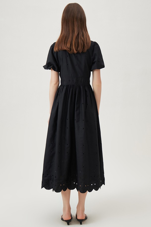 WE'DEE - 반소매 원피스 - WD_V-neck embroidery long dress_BLACK