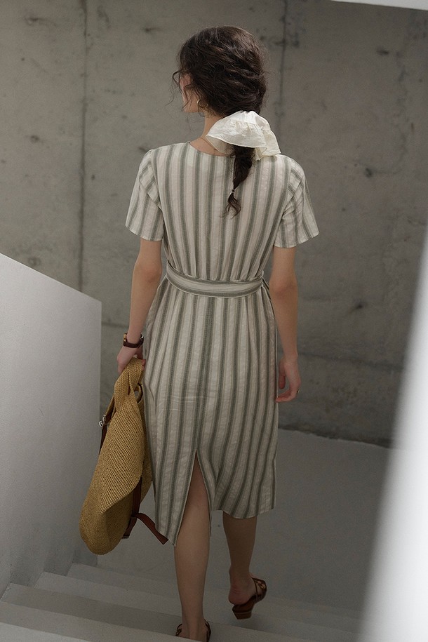 Simple Retro - 반소매 원피스 - SR_Commuter style striped dress