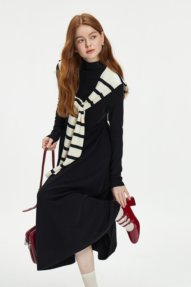 WE'DEE - 긴소매 원피스 - WD_High neck knit pleated dress