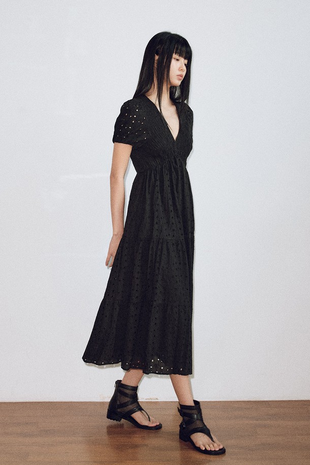 itte - 반소매 원피스 - IT_V-neck cut out dress_BLACK