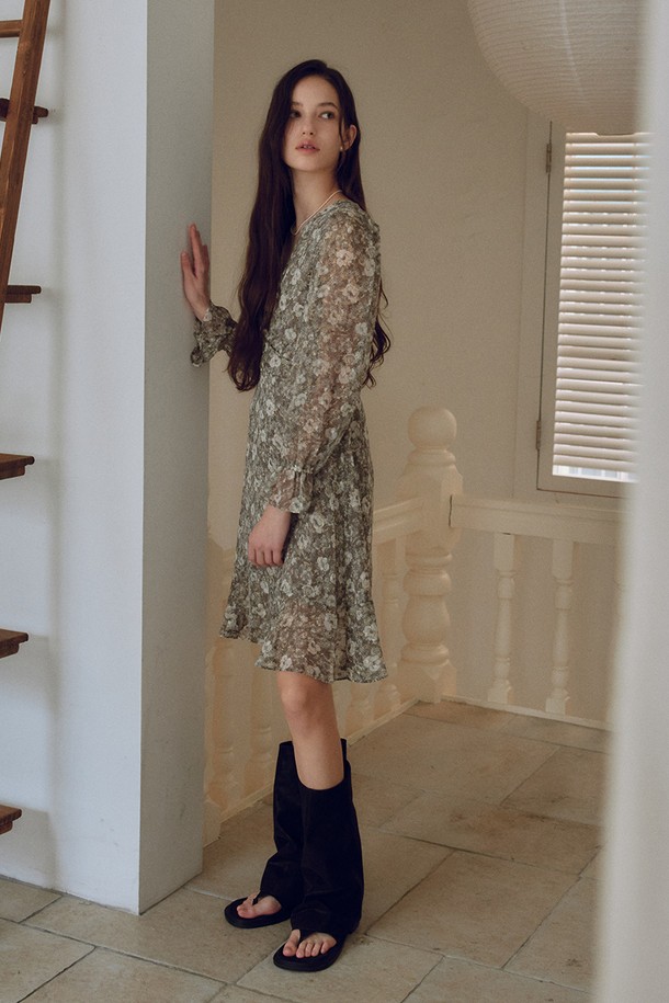 itte - 긴소매 원피스 - IT_Floral v-neck sleeves dress