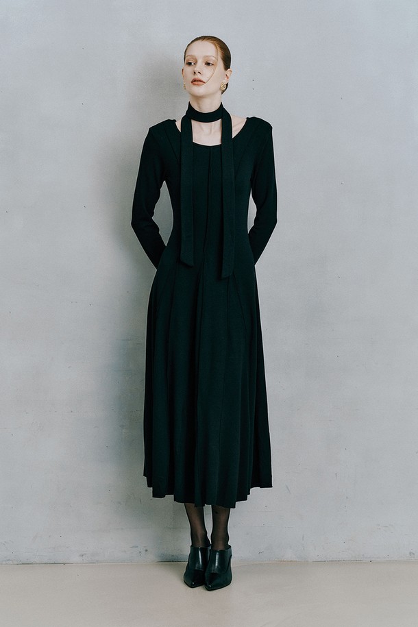 itte - 긴소매 원피스 - IT_Black vertical stitching dress