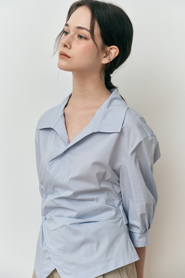 WE'DEE - 셔츠 - WD_Asymmetric button shirt_BLUE