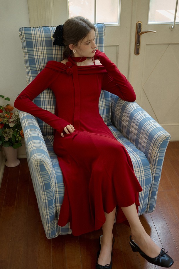 Simple Retro - 긴소매 원피스 - SR_Open-shoulder knit slim dress_RED